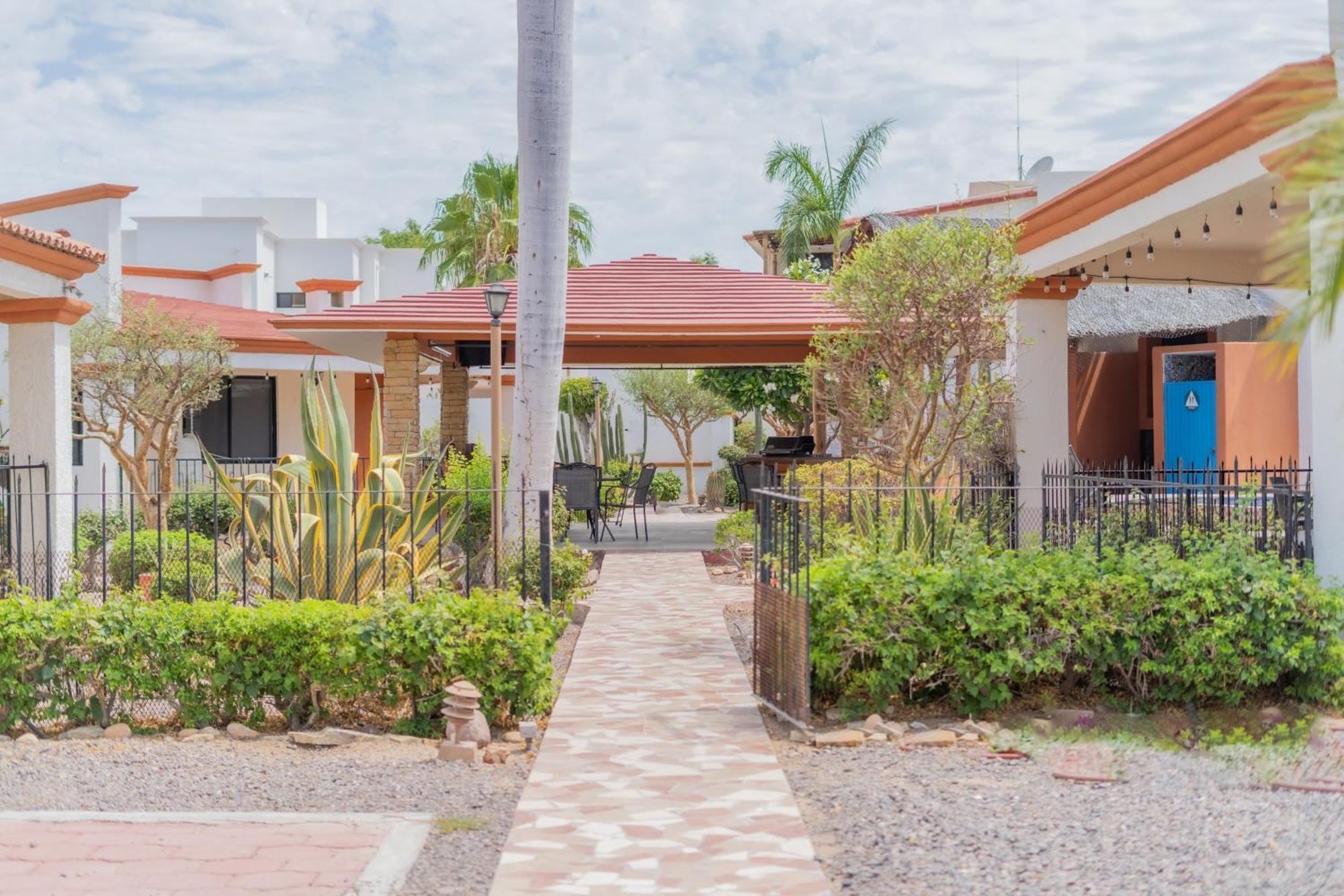Gobaja Villas 3 Bedroom 拉巴斯 外观 照片