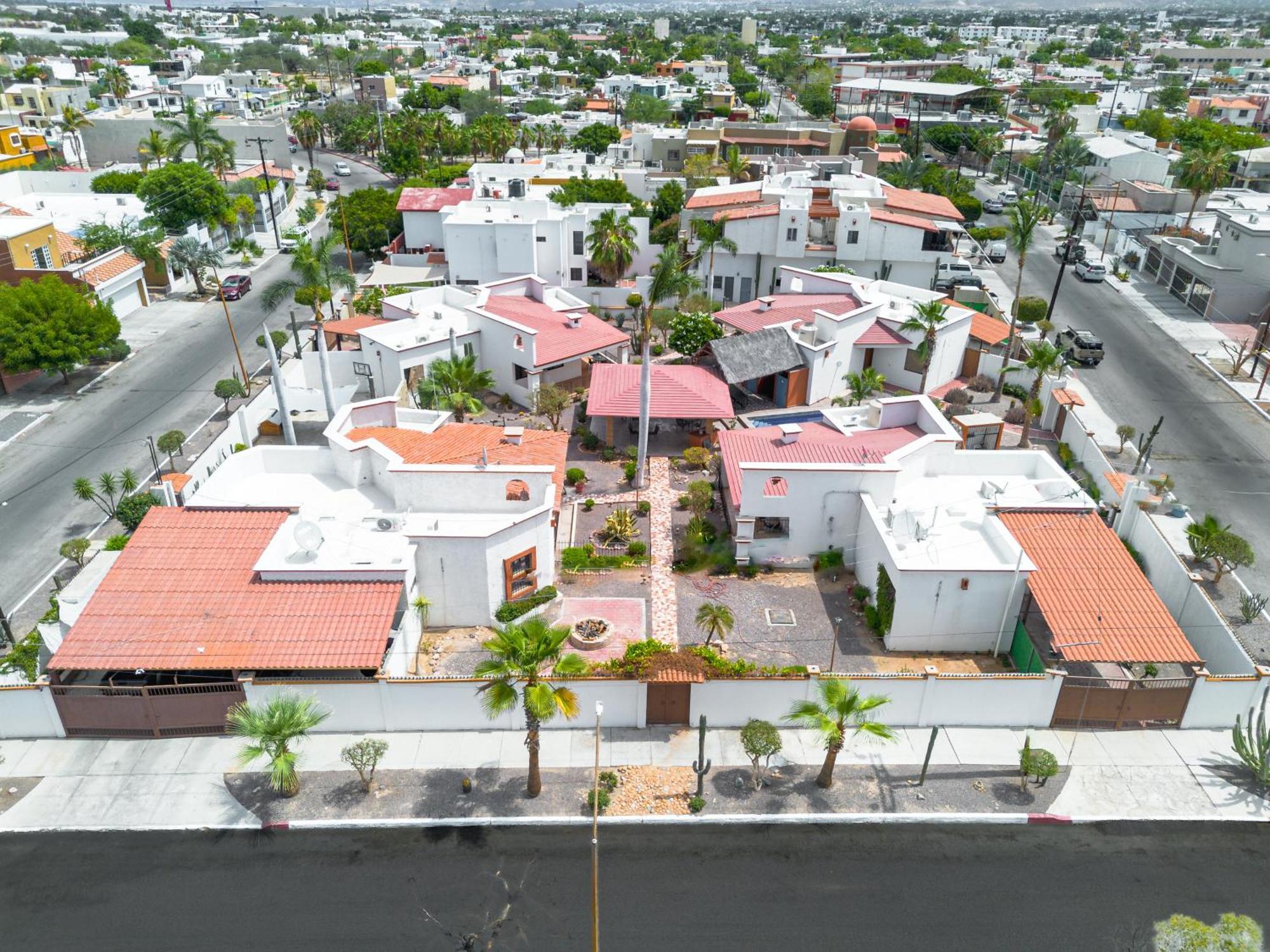 Gobaja Villas 3 Bedroom 拉巴斯 外观 照片